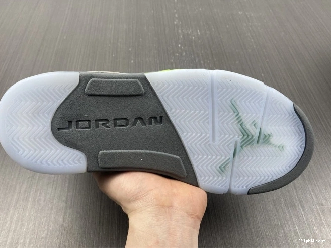 Retro (2022) Jordan DM9014-003 Bean Green 5 1015